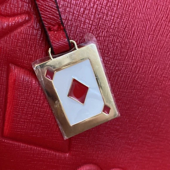 NWOT Red zip up travel bag by Estée Lauder with gold hardware - Picture 8 of 9